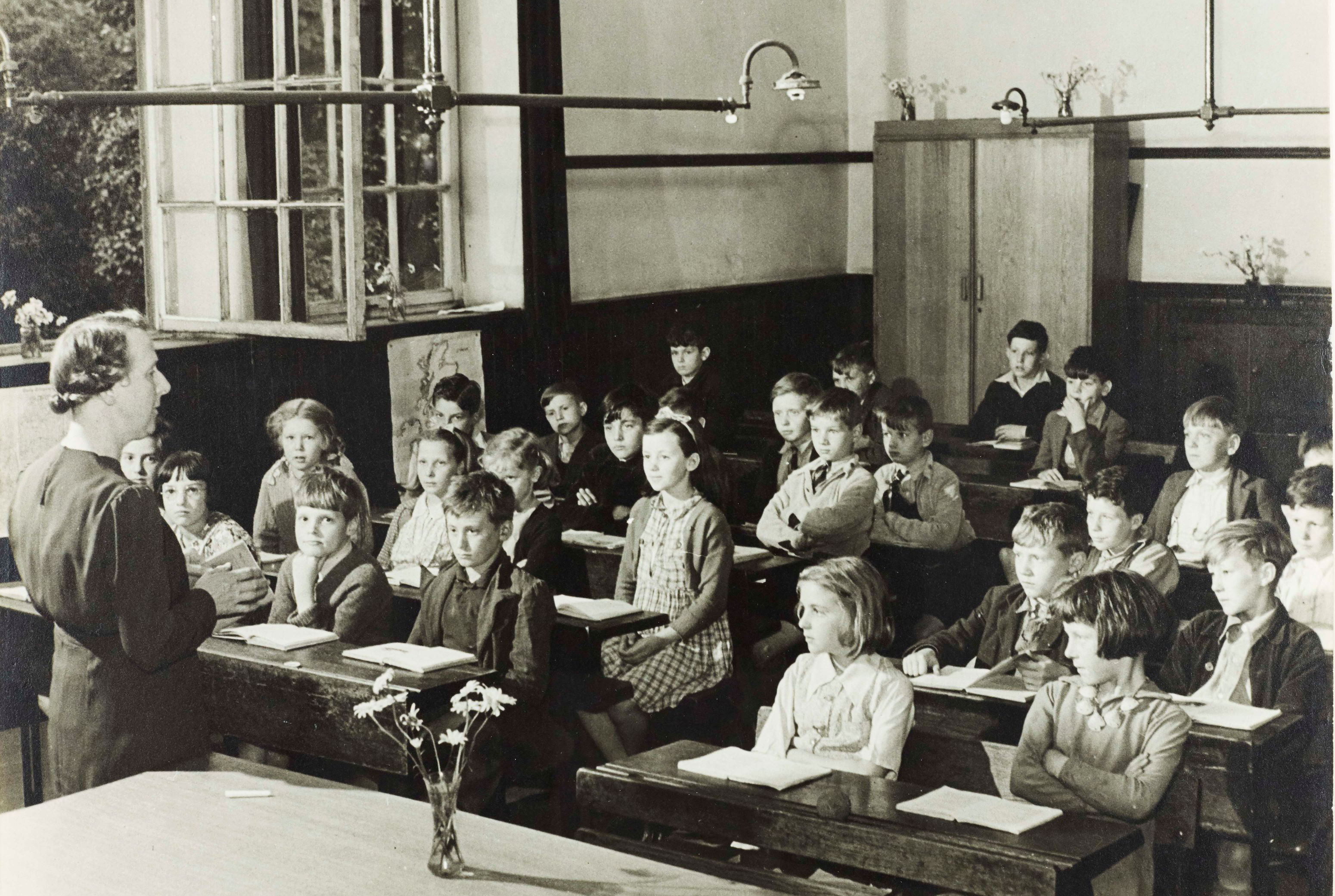 A picture of an old classroom