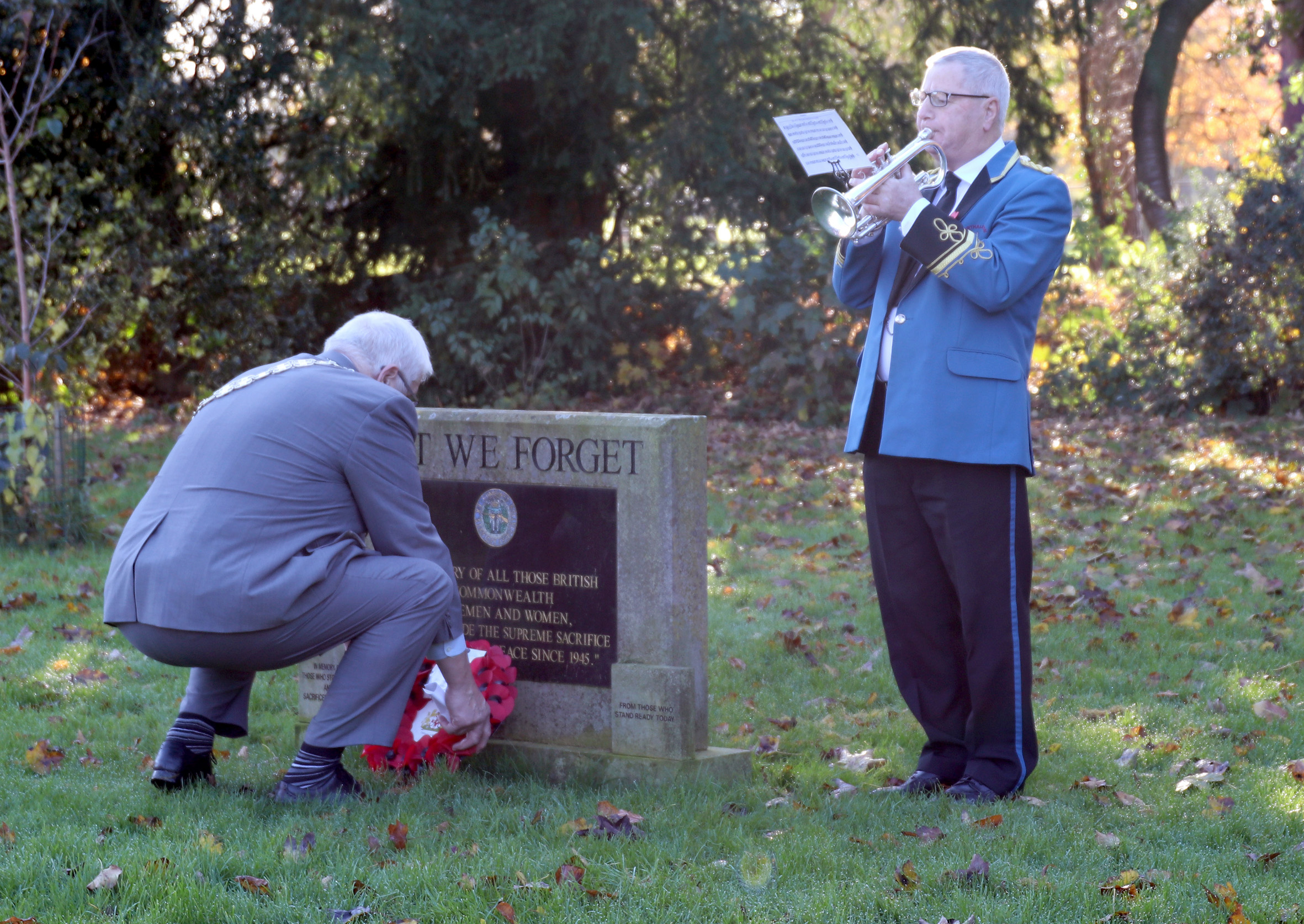 Chairman laying a wreath