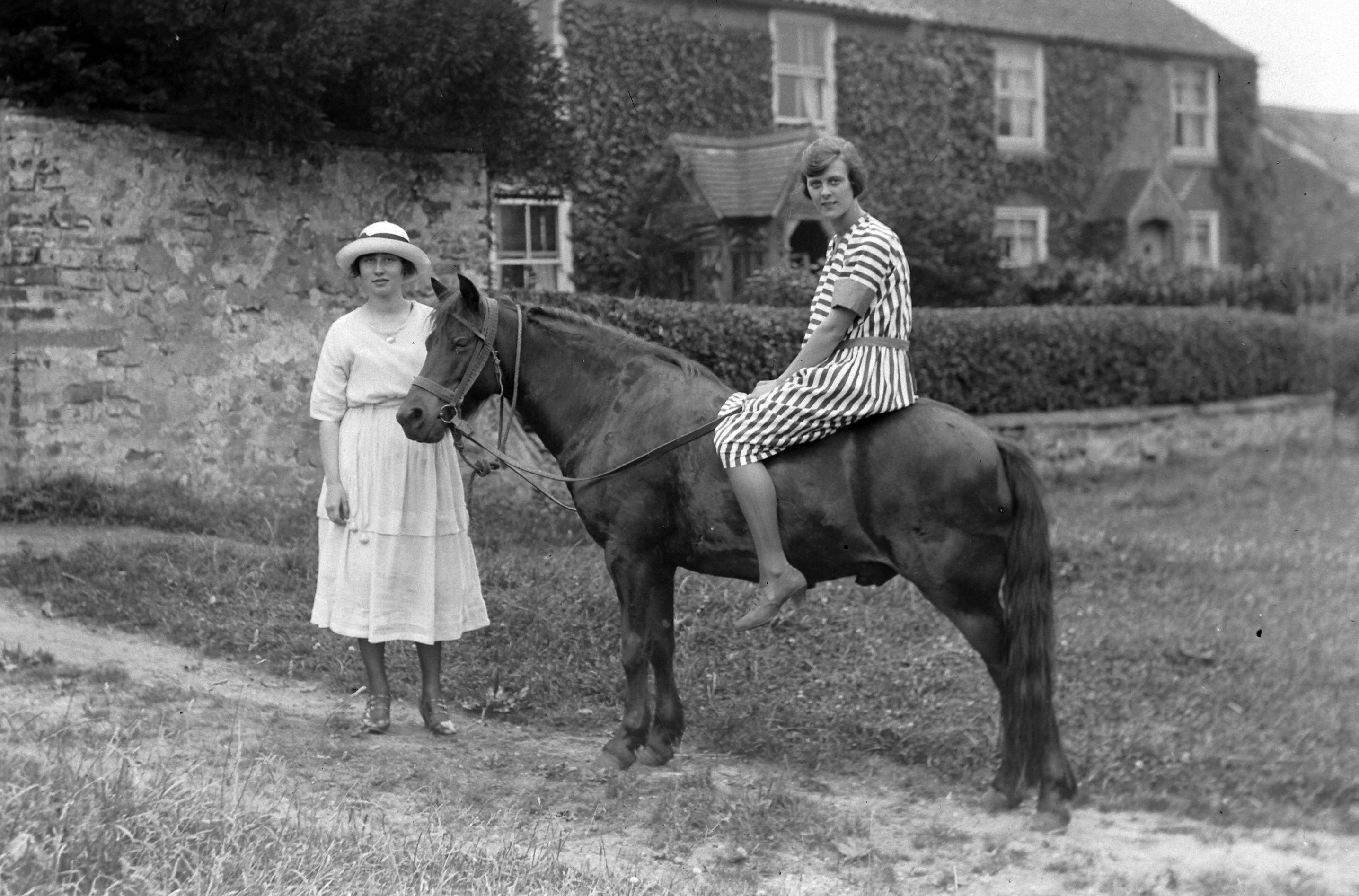 Young women and their pony at Grafton (1923). From a collection of photographs of the Dunsforth area by local amateur photographer Louisa Kruckenberg.