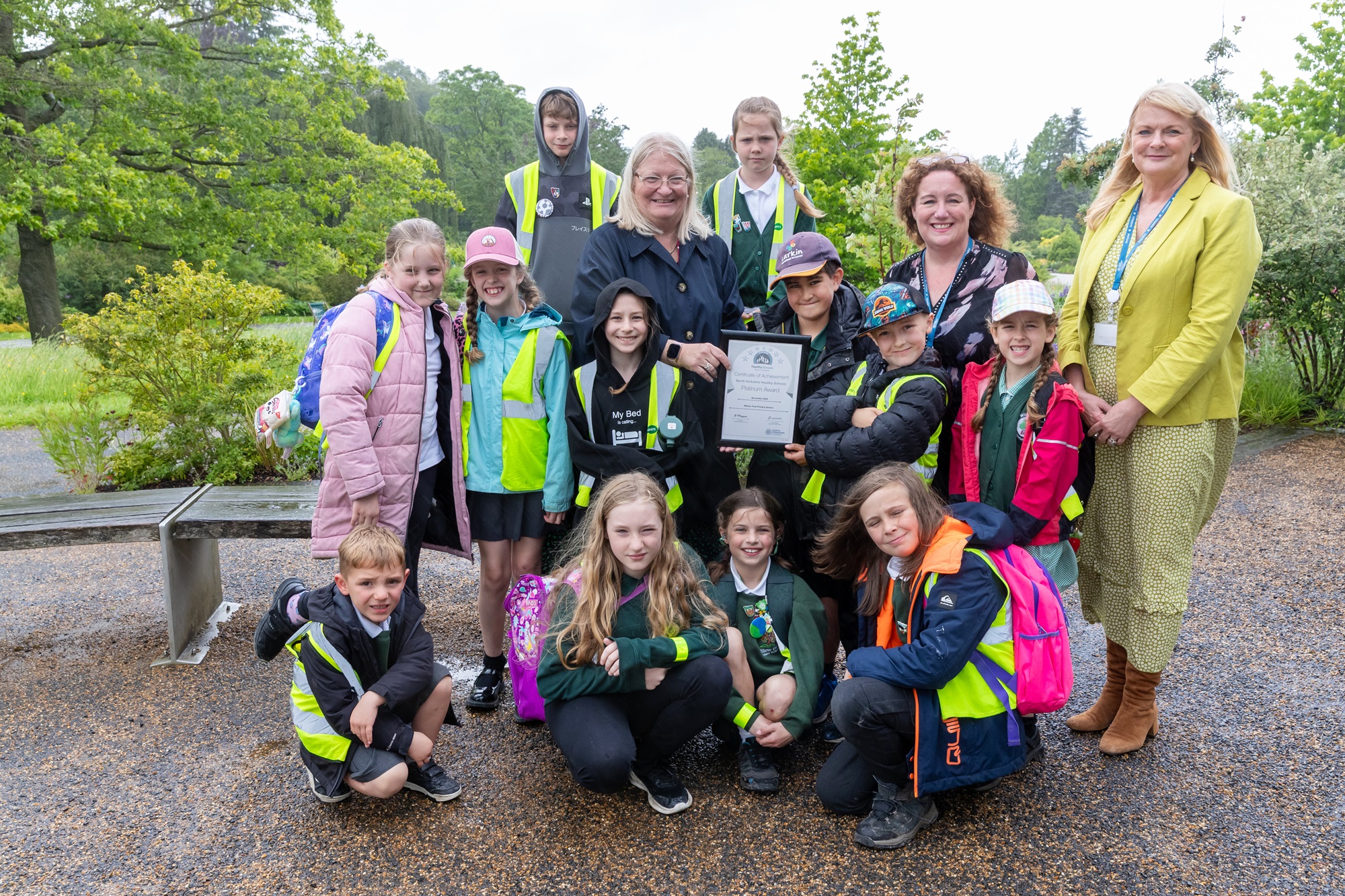 Children with their healthy school awards