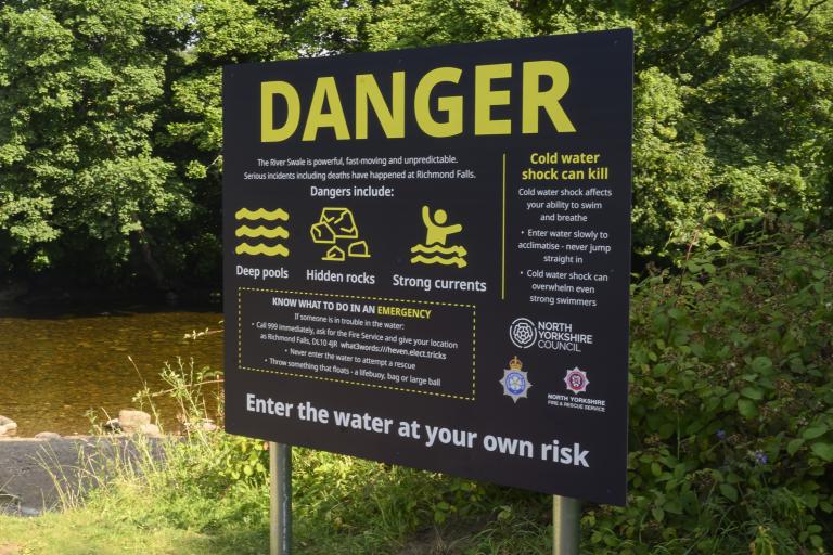A danger sign at Richmond Falls