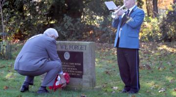 Chairman laying a wreath