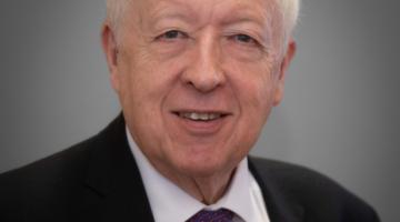A picture of Cllr Carl Les
