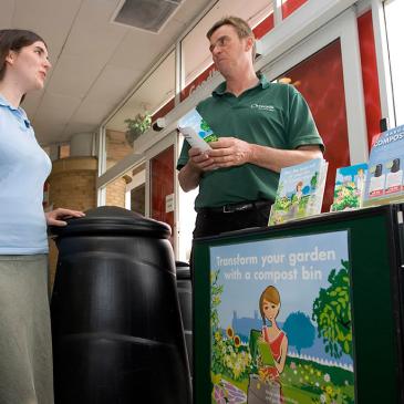 Home composting advisor with member of the public